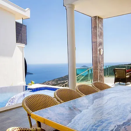 Mona Kalkan